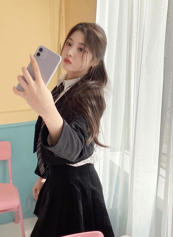얼굴 보느라 몰랐는데 손이 진짜 섬섬옥수라는 엔믹스 지우.jpg | 인스티즈
