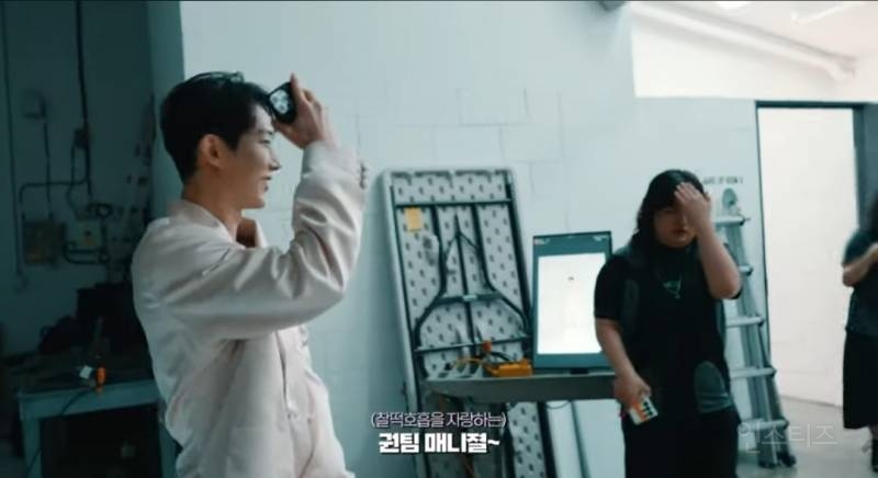 오늘자 공개된 빅이슈 화보 영상인데 특이점이 많음.jpg | 인스티즈
