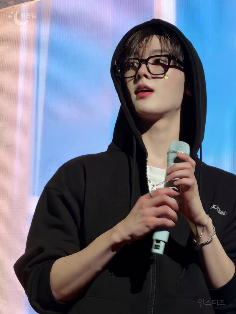 막내 솔로 팬콘에서 모인 아스트로 멤버들.jpg | 인스티즈
