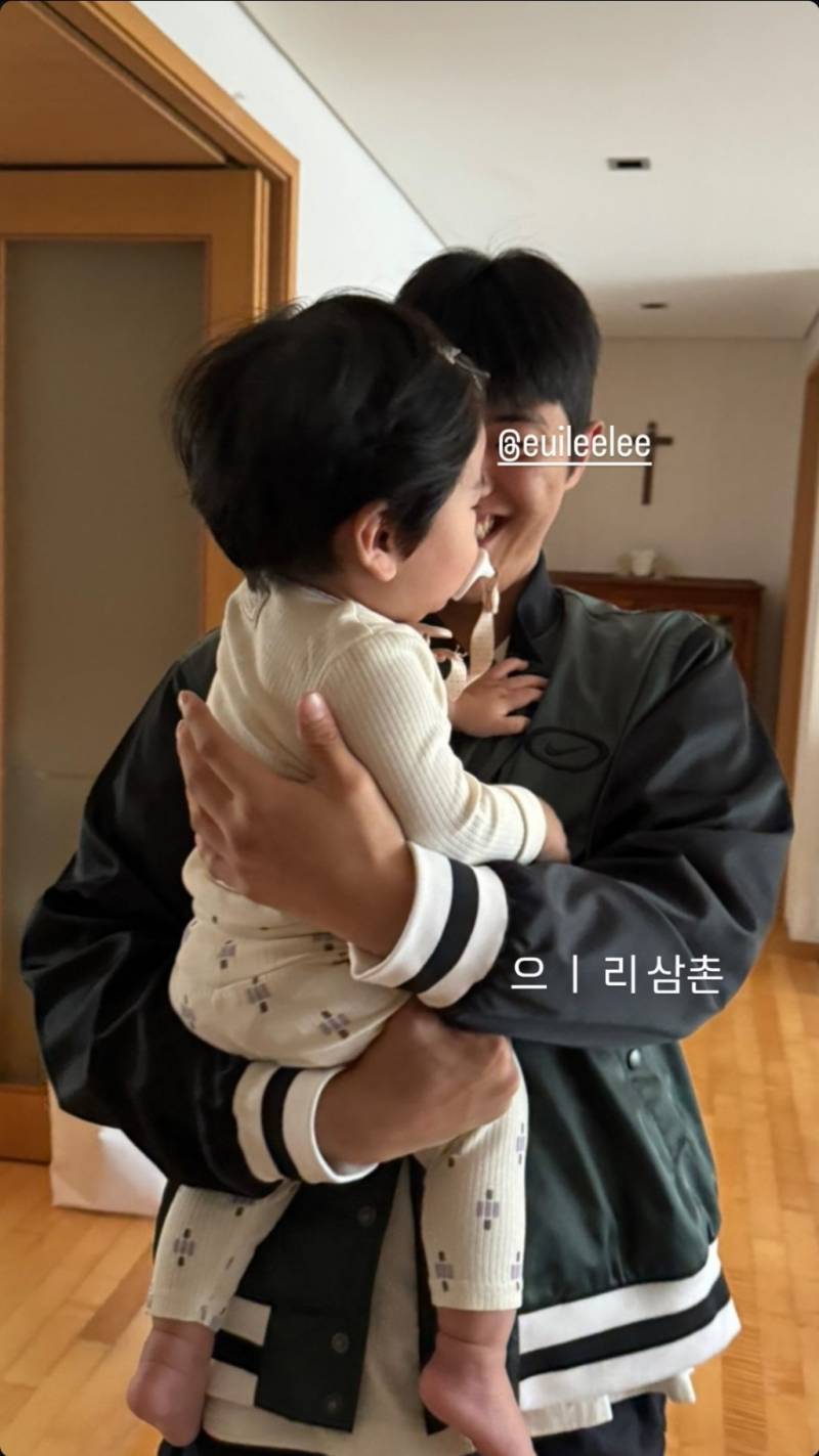 [잡담] 와 운동선수 자녀라 그런지 확실히 길쭉 느낌이다 | 인스티즈