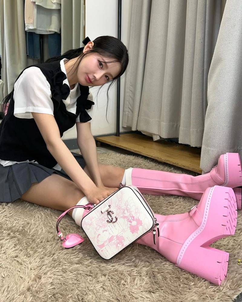 세일러문 가방 들고 찍은 사진 업데이트 한 미연 공주.jpg | 인스티즈