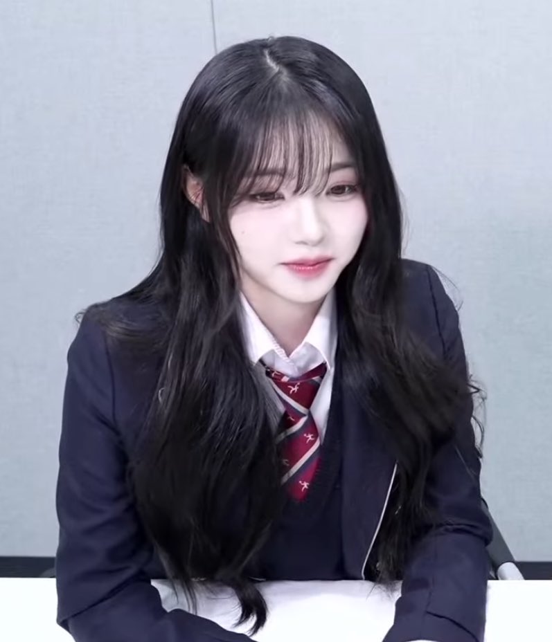 [잡담] 김채원 학생때 이쁘다고 난리난거 이해완 | 인스티즈