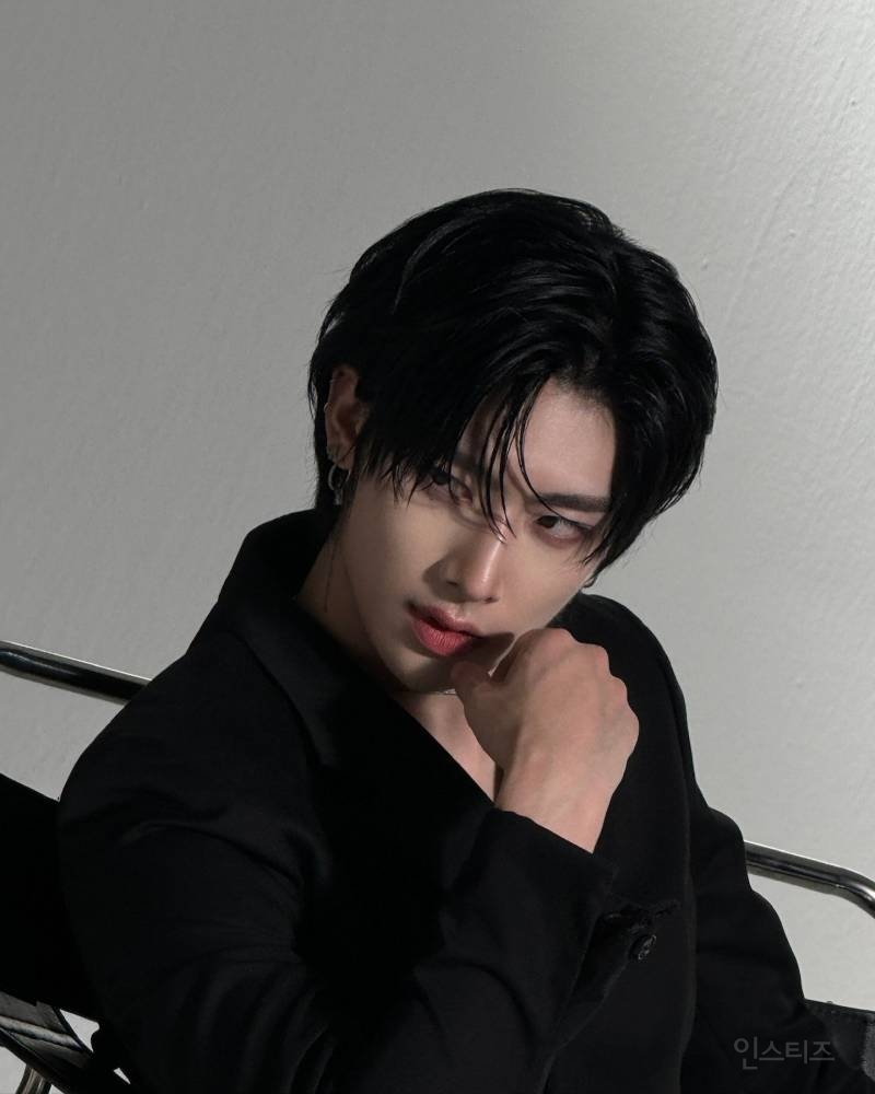직업만족도 100%였을 거 같은 남돌 화보 사진 | 인스티즈