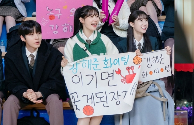 [정보/소식] 해외서 터진 '조립식 가족' 황인엽 정채연 배현성 반짝이는 순간들 | 인스티즈