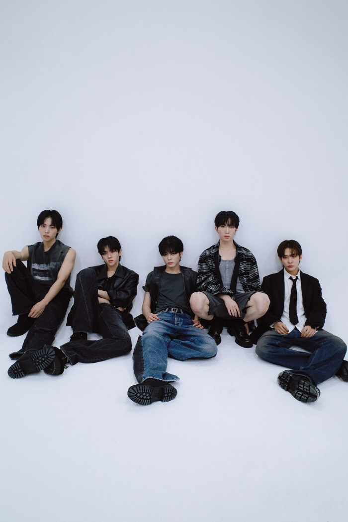 '美 징글볼 투어 합류' 파우, 빌보드·NME 외신도 주목…글로벌 관심 UP | 인스티즈