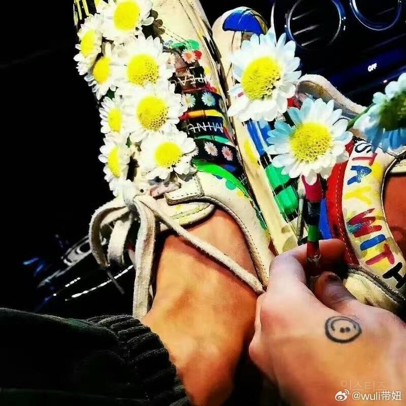지드래곤 미적감각이 돋보이는 커스텀 제품들 | 인스티즈