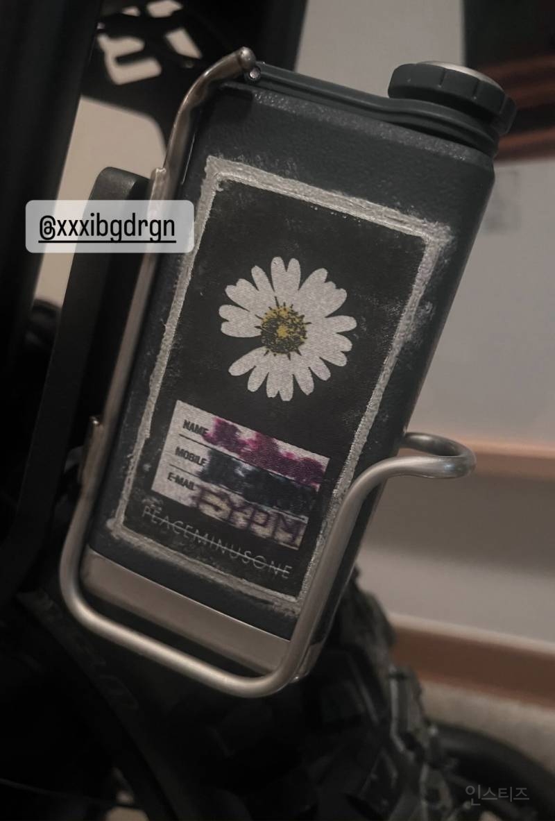 지드래곤 미적감각이 돋보이는 커스텀 제품들 | 인스티즈