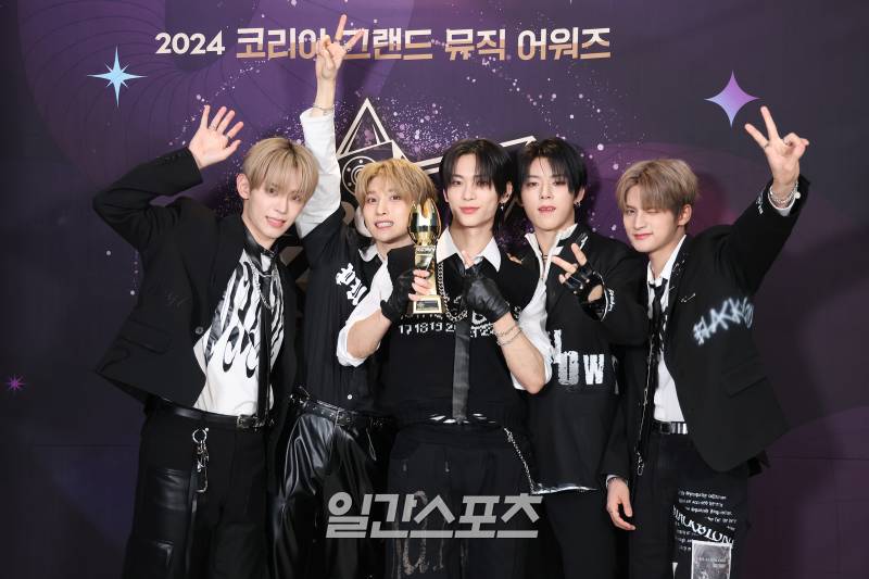 [정보/소식] KGMA 나우어데이즈 IS루키 수상👏👏 | 인스티즈