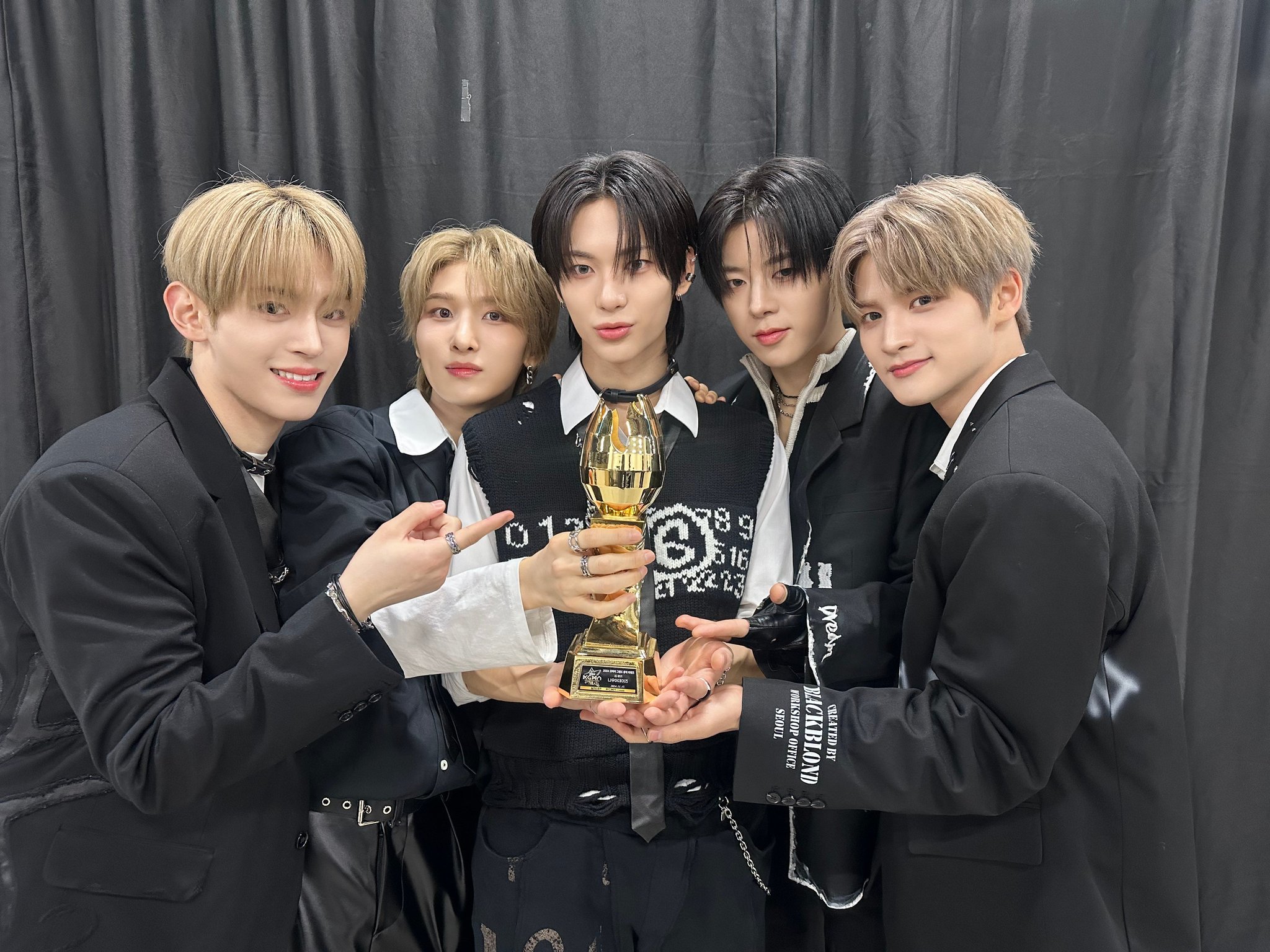 [정보/소식] KGMA 나우어데이즈 IS루키 수상👏👏 | 인스티즈