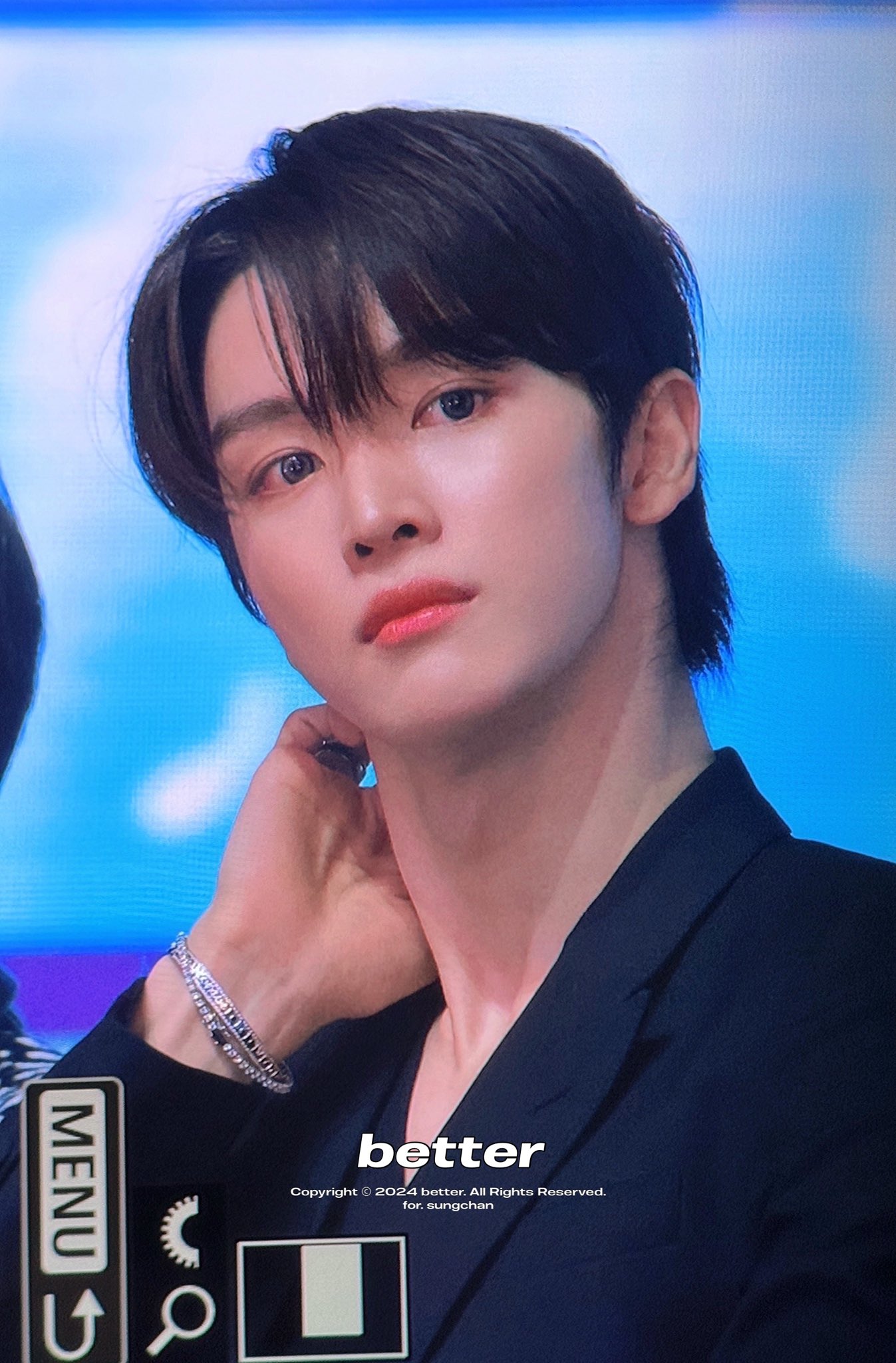 [잡담] 성찬 파인 옷 입으니까 목 긴 거 느껴진다 | 인스티즈
