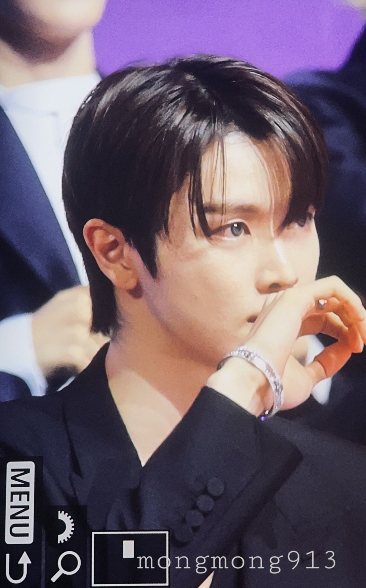 [잡담] 성찬 파인 옷 입으니까 목 긴 거 느껴진다 | 인스티즈