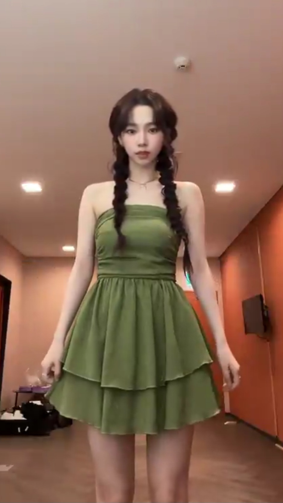 [잡담] 카리나 이 착장 무슨 숲의 요정같아 | 인스티즈