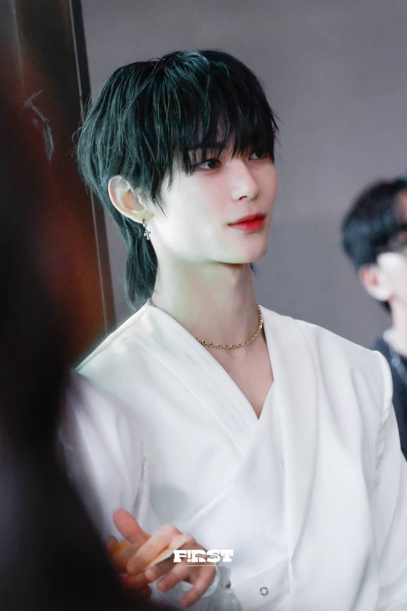 어제 음방 착장 예쁘다고 칭찬 많았던 아이돌.jpg | 인스티즈