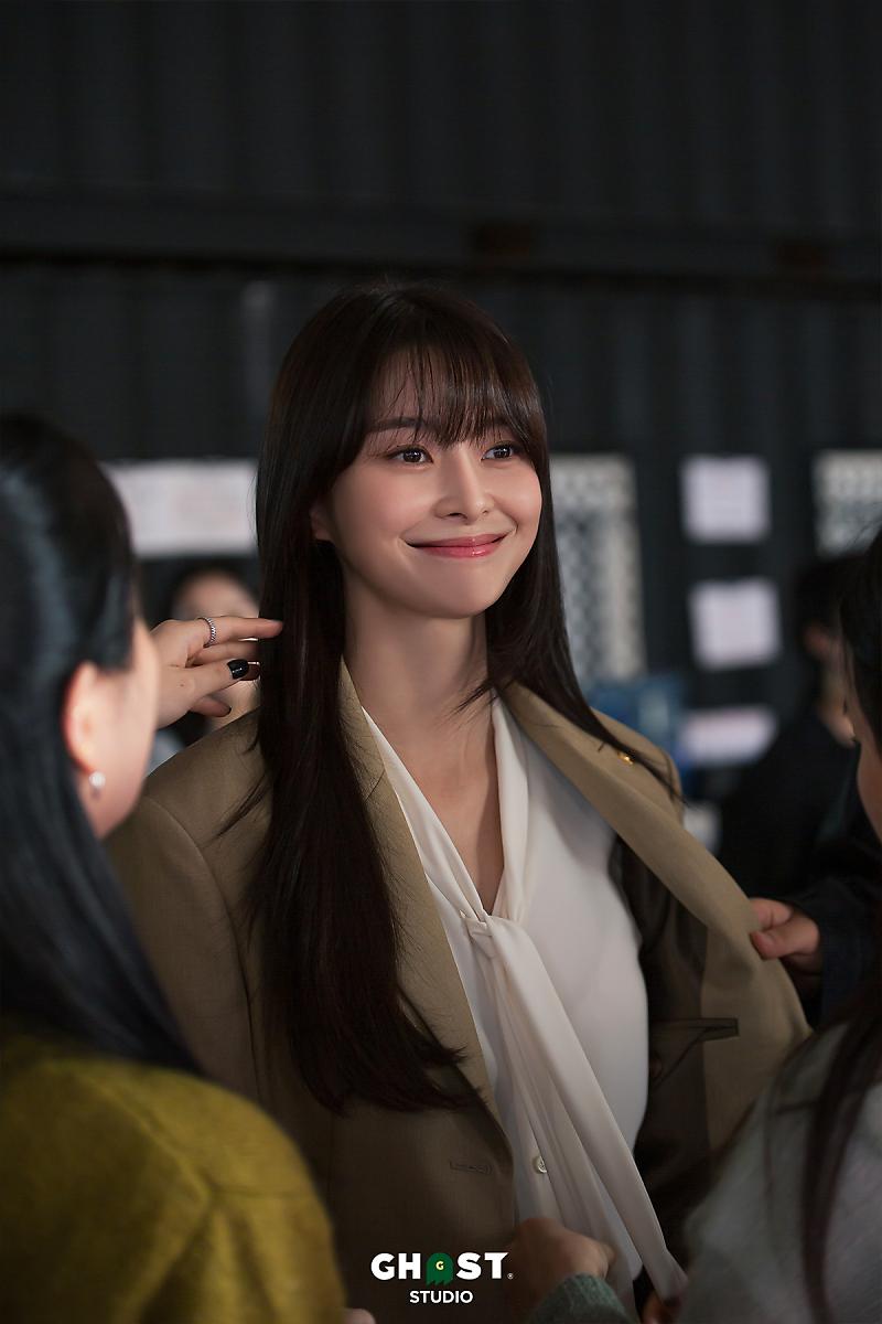 [잡담] 이 시국에 미안하지만 익들아 다이어리에 쓸 커버 사진 좀 골라줘 | 인스티즈