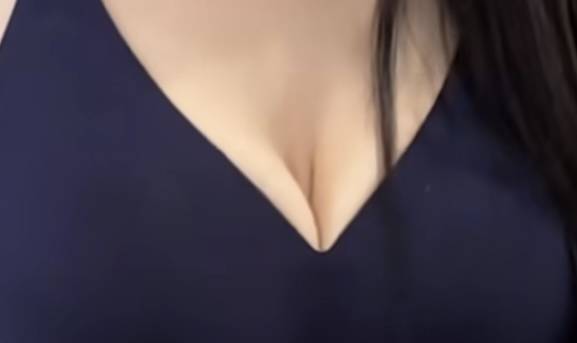 [잡담] 가슴 모양 이렇게 되는 이유 뭐야? 탄력부족? 거리가 멀어서? | 인스티즈