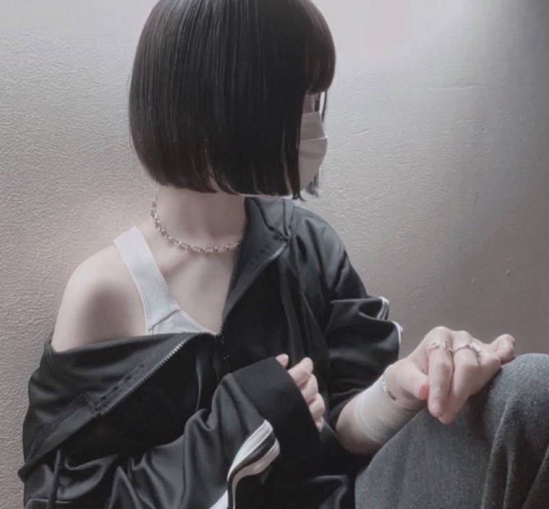 [잡담] 시급 20000원이면 이런 머리 하는 카페 알바 할 수 있어?? | 인스티즈