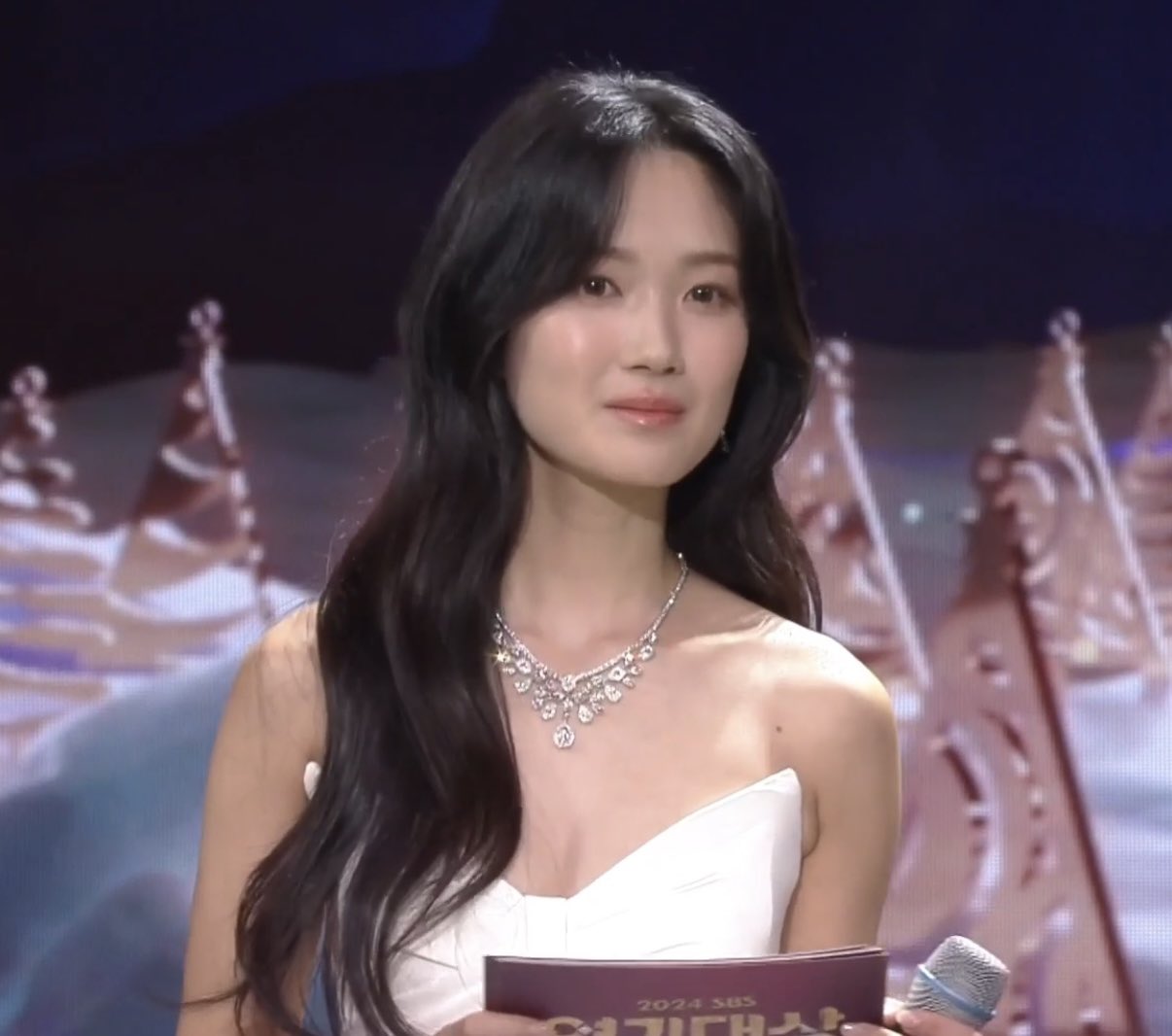 [잡담] 엠씨 김혜윤 너무 좋아 | 인스티즈