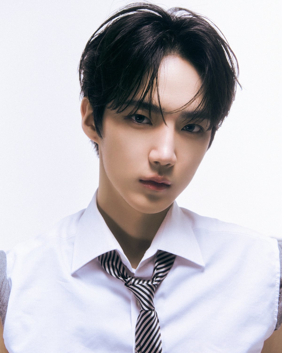 제2의 정용화? 'FNC 신인' AxMxP 하유준, 데뷔 전 주연 캐스팅 (사계의 봄) | 인스티즈