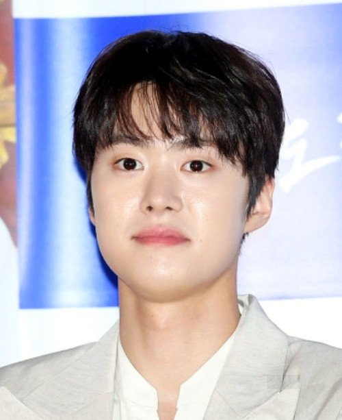 [마플] 공명 쌍커플 생겼네 나이들면 어쩔 수 없나보다ㅠ | 인스티즈
