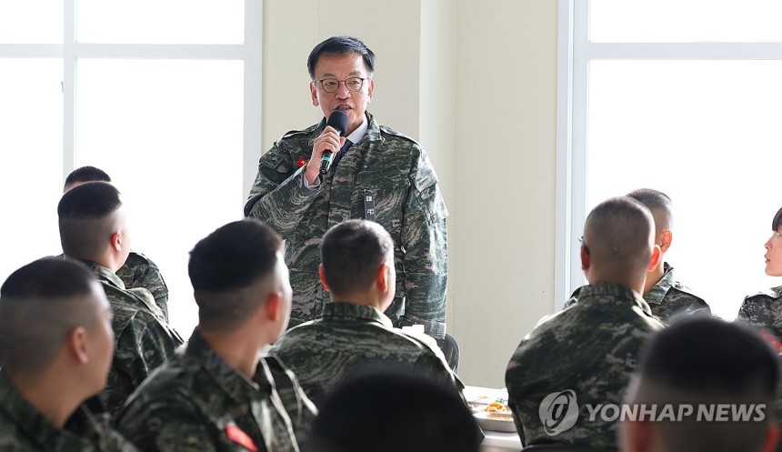 [잡담] 최상목 권한대행, 전방 해병부대 시찰 | 인스티즈
