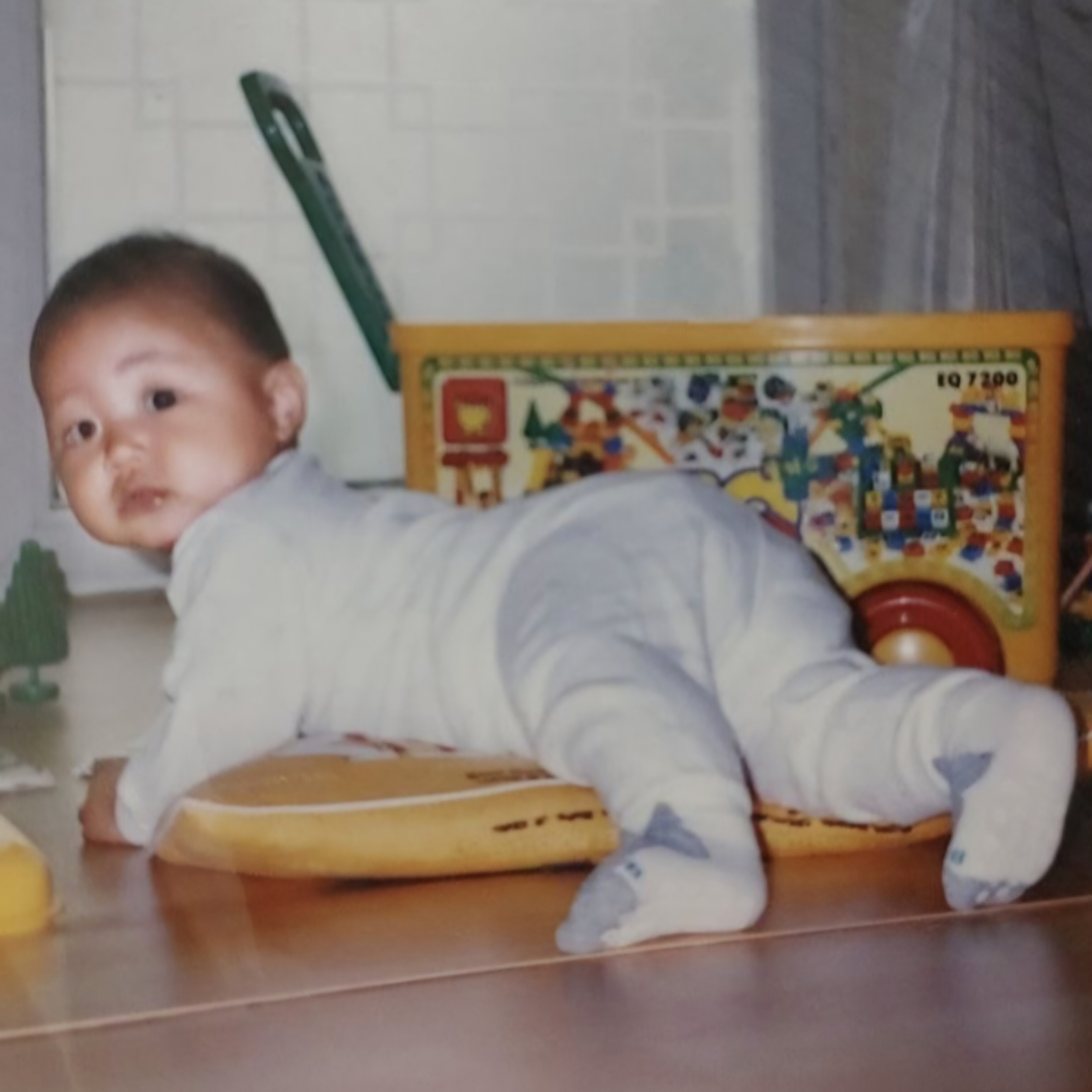 [잡담] 애기원빈 빵모자 벗기면 이런 얼굴이 나온다는게 커여움 | 인스티즈