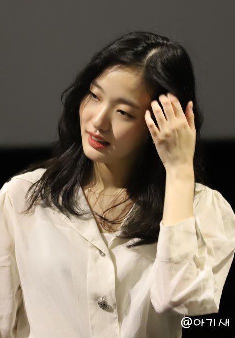 [잡담] 김고은은 진짜 .. 볼수록 너무 너무 예뻐 | 인스티즈