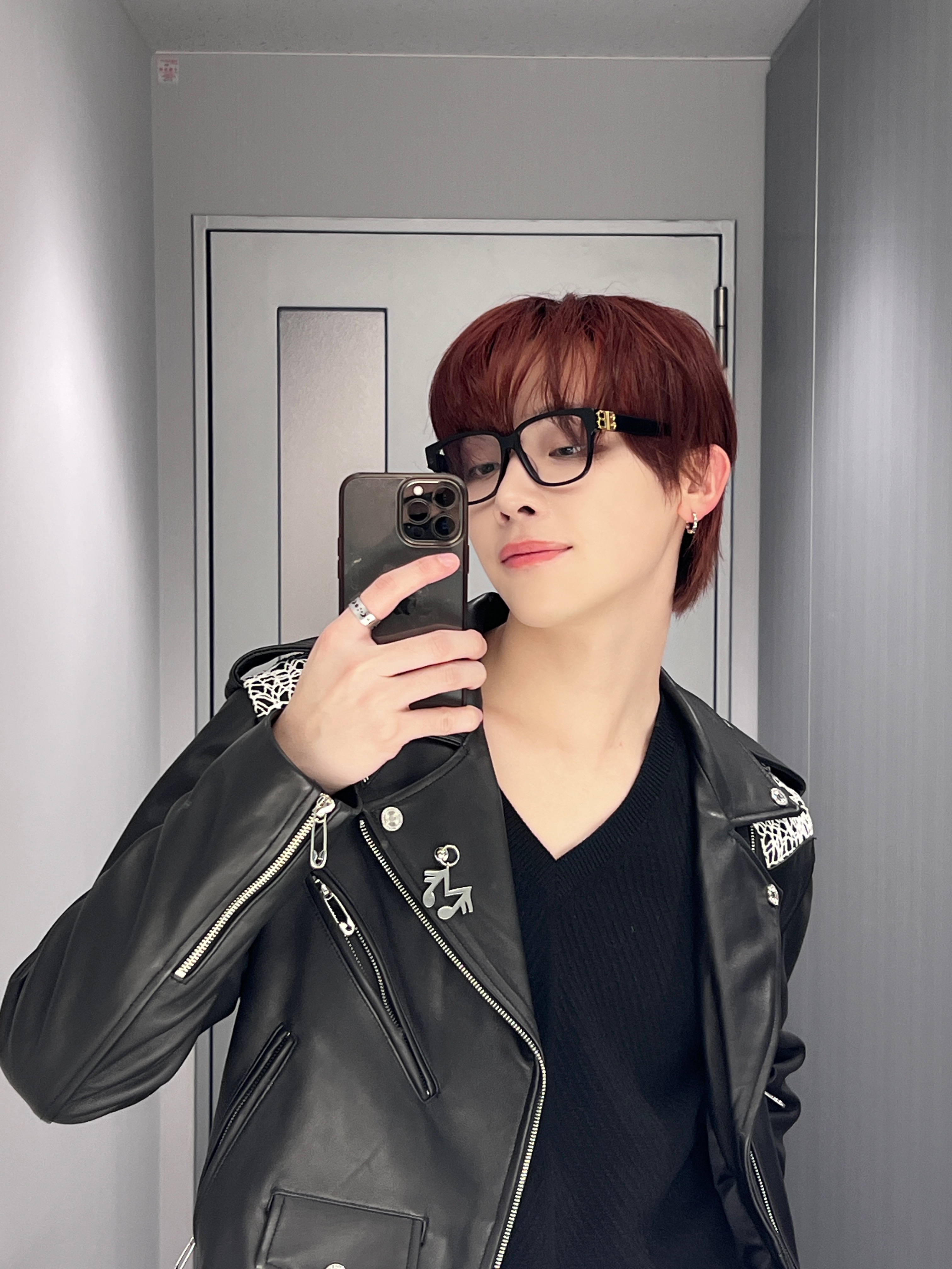 [잡담] 니콜라스 턱 썰린 거 너무 좋다 | 인스티즈