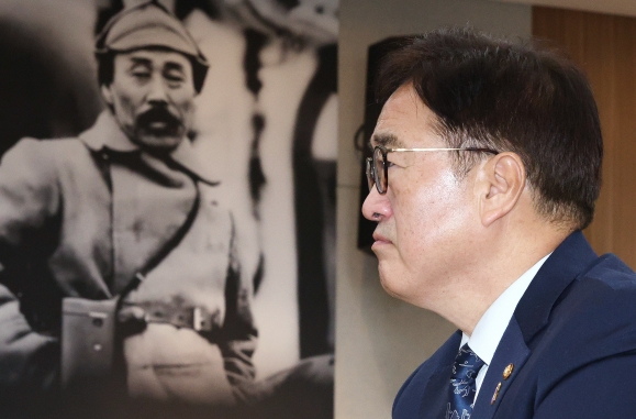 [잡담] 피곤해서 입술 터진듯한 우원식 국회의장 | 인스티즈