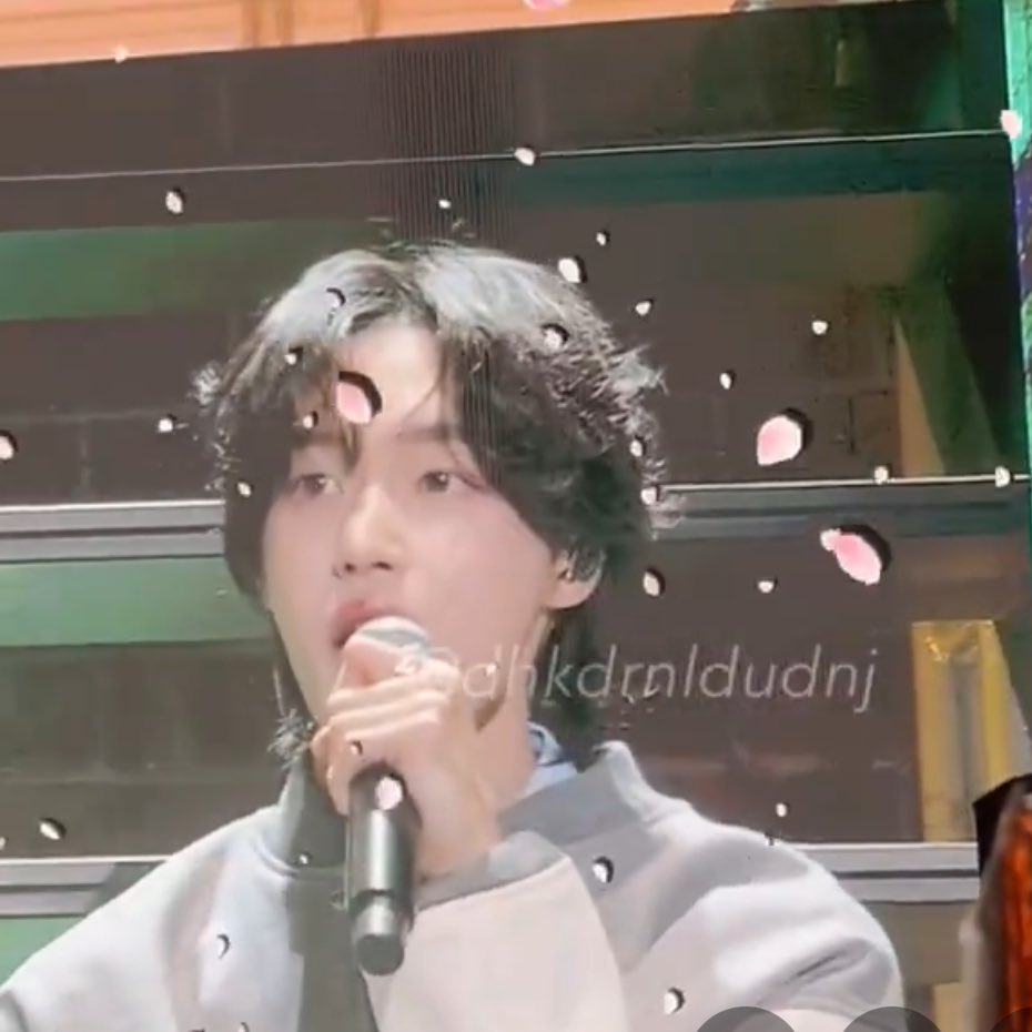 [잡담] 전광판 원빈이 봐 🌸 | 인스티즈