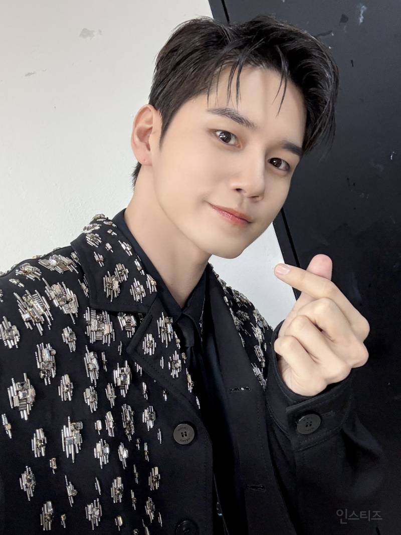 제대 후 첫 방송에서 부대 선임 만난 옹성우.jpg | 인스티즈