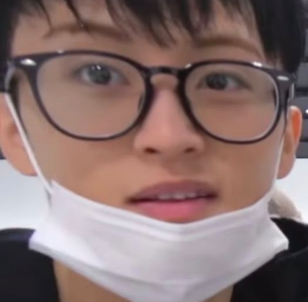 [잡담] 안경 마크 그 중에서도 뿔테 마크 좋아함 | 인스티즈