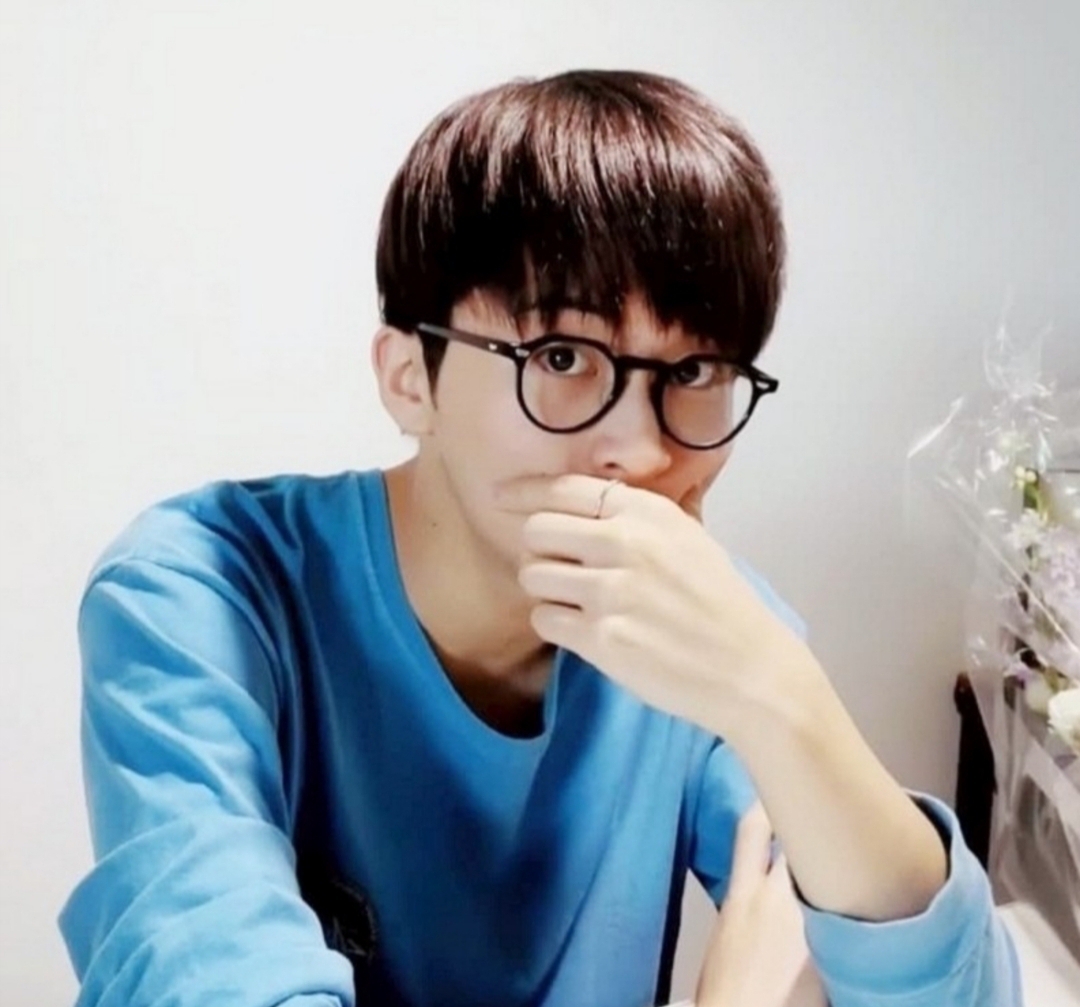 [잡담] 안경 마크 그 중에서도 뿔테 마크 좋아함 | 인스티즈