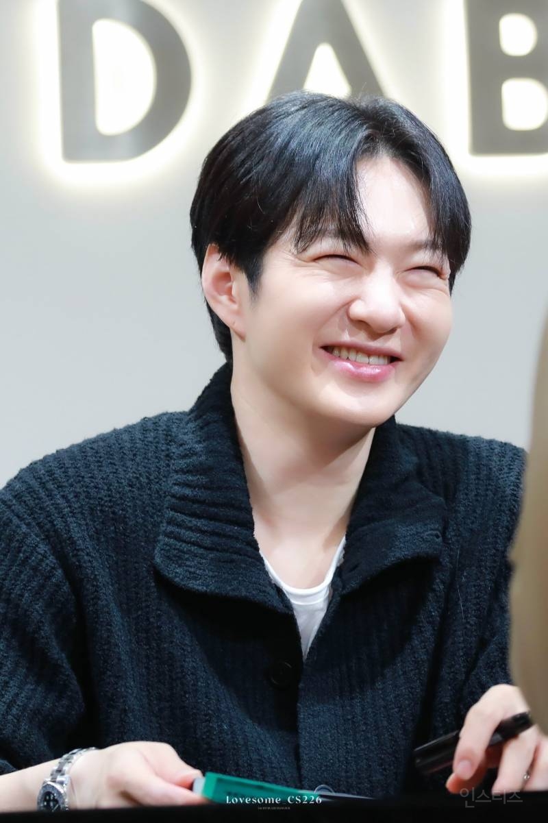공항에서 여권 잃어버릴뻔한 이창섭.x | 인스티즈
