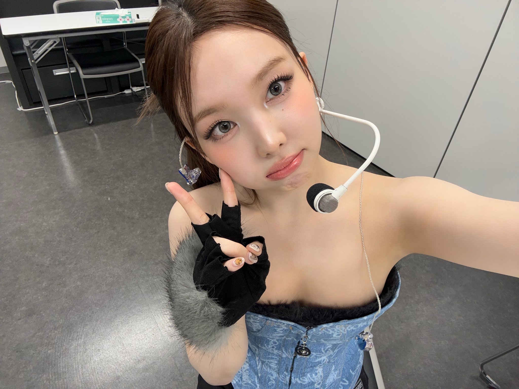 [잡담] 트와 나연 은비쌤한테 메컵 받았는데 | 인스티즈