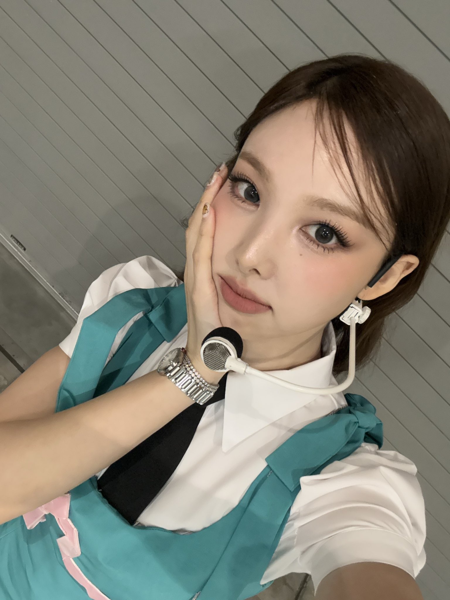 [잡담] 트와 나연 은비쌤한테 메컵 받았는데 | 인스티즈
