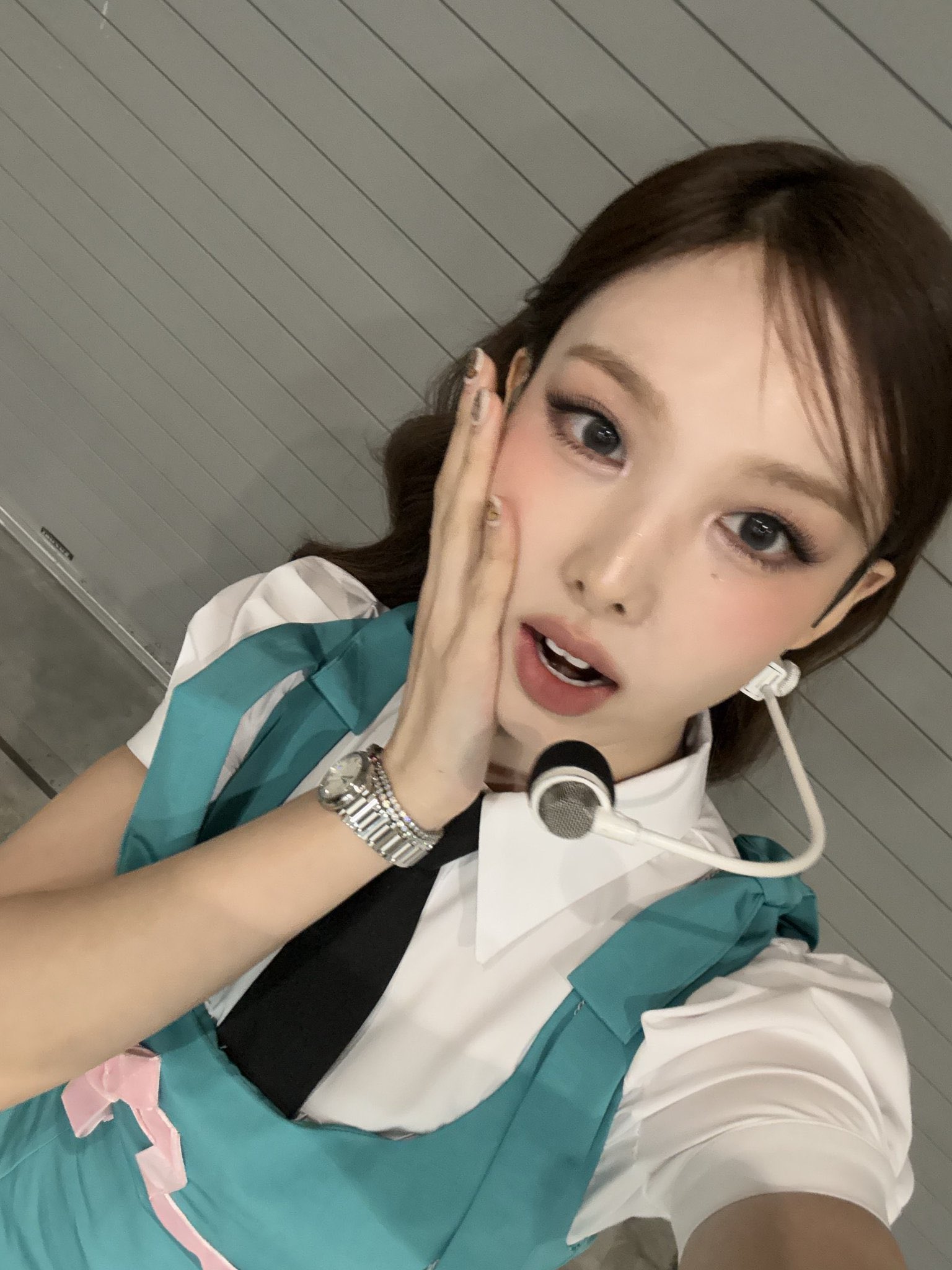 [잡담] 트와 나연 은비쌤한테 메컵 받았는데 | 인스티즈