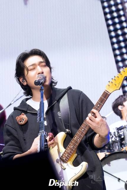 "오늘, 벚꽃처럼 물들었다"…데이식스, 도쿄의 한 페이지 | 인스티즈