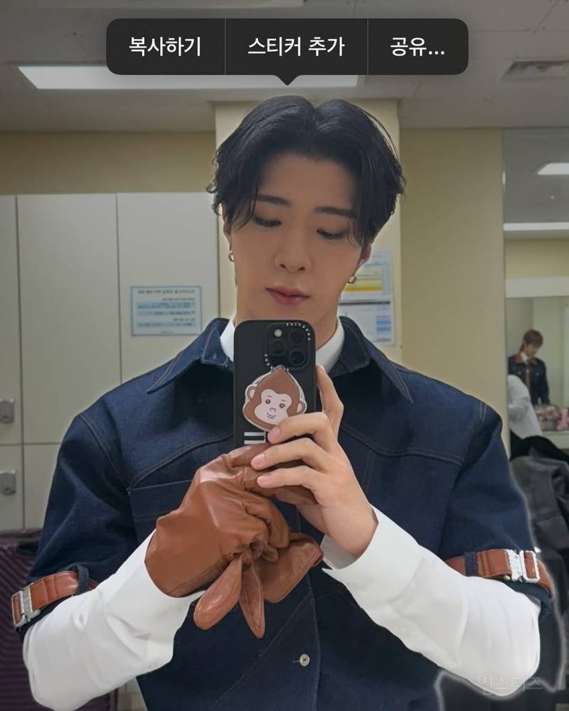 어깨 깡패로 유명한 남돌의 실제 어깨 사이즈..jpg | 인스티즈