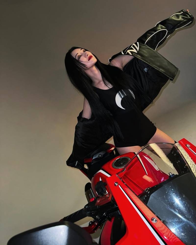 핫걸 그 자체인 여돌 인스타 | 인스티즈