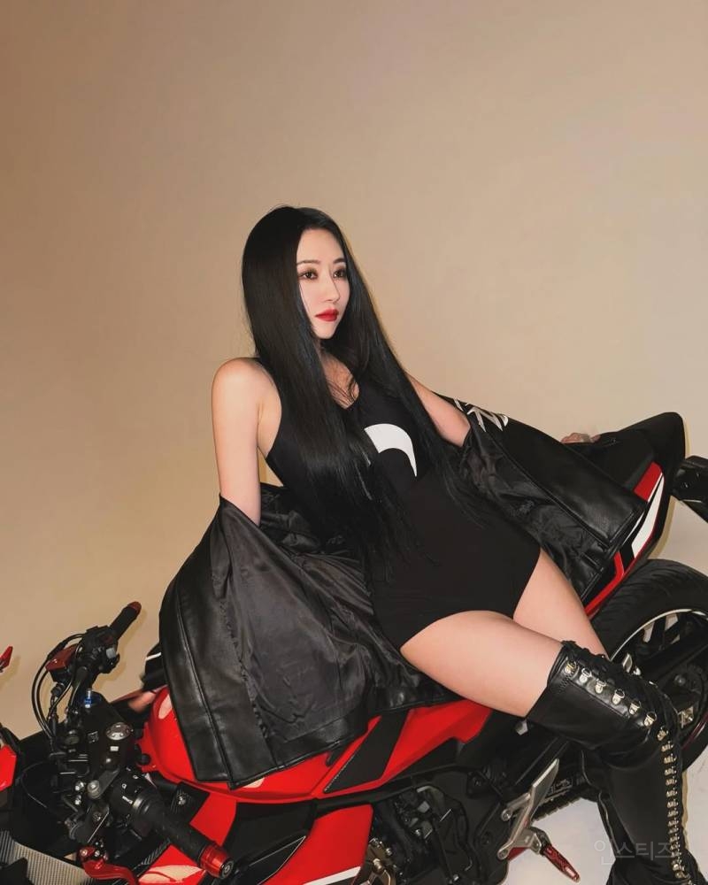 핫걸 그 자체인 여돌 인스타 | 인스티즈