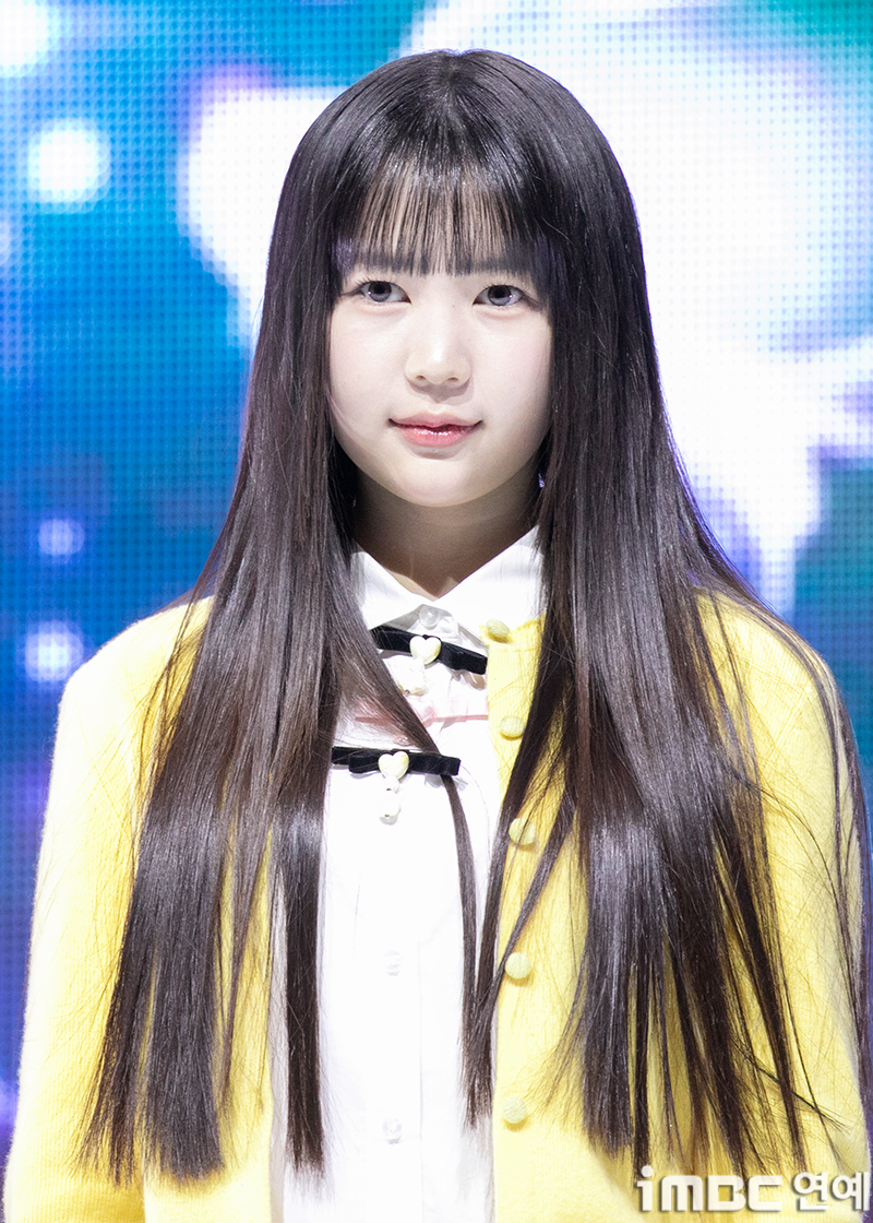 [정보/소식] 하츠투하츠 쇼케이스 멤버별 클로즈업 사진 | 인스티즈