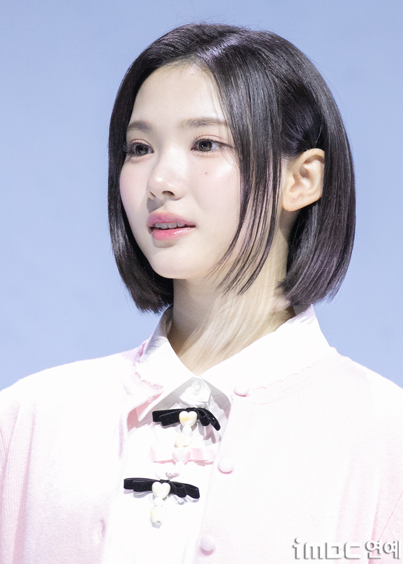[정보/소식] 하츠투하츠 쇼케이스 멤버별 클로즈업 사진 | 인스티즈