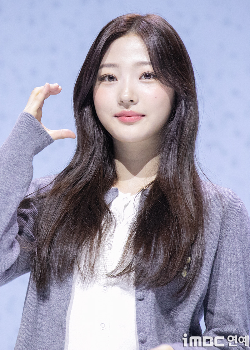 [정보/소식] 하츠투하츠 쇼케이스 멤버별 클로즈업 사진 | 인스티즈