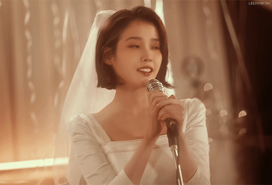 [잡담] 아이유 뷔 뮤비 새삼 쩔었구나.. | 인스티즈