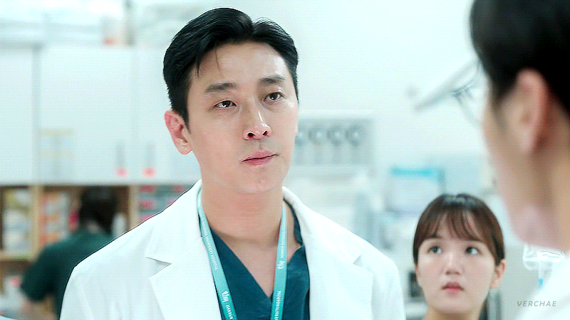 [주지훈] 나이는 마흔 넷, 직업은 의사입니다 02 | 인스티즈