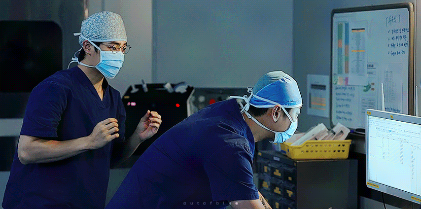 [주지훈] 나이는 마흔 넷, 직업은 의사입니다 02 | 인스티즈