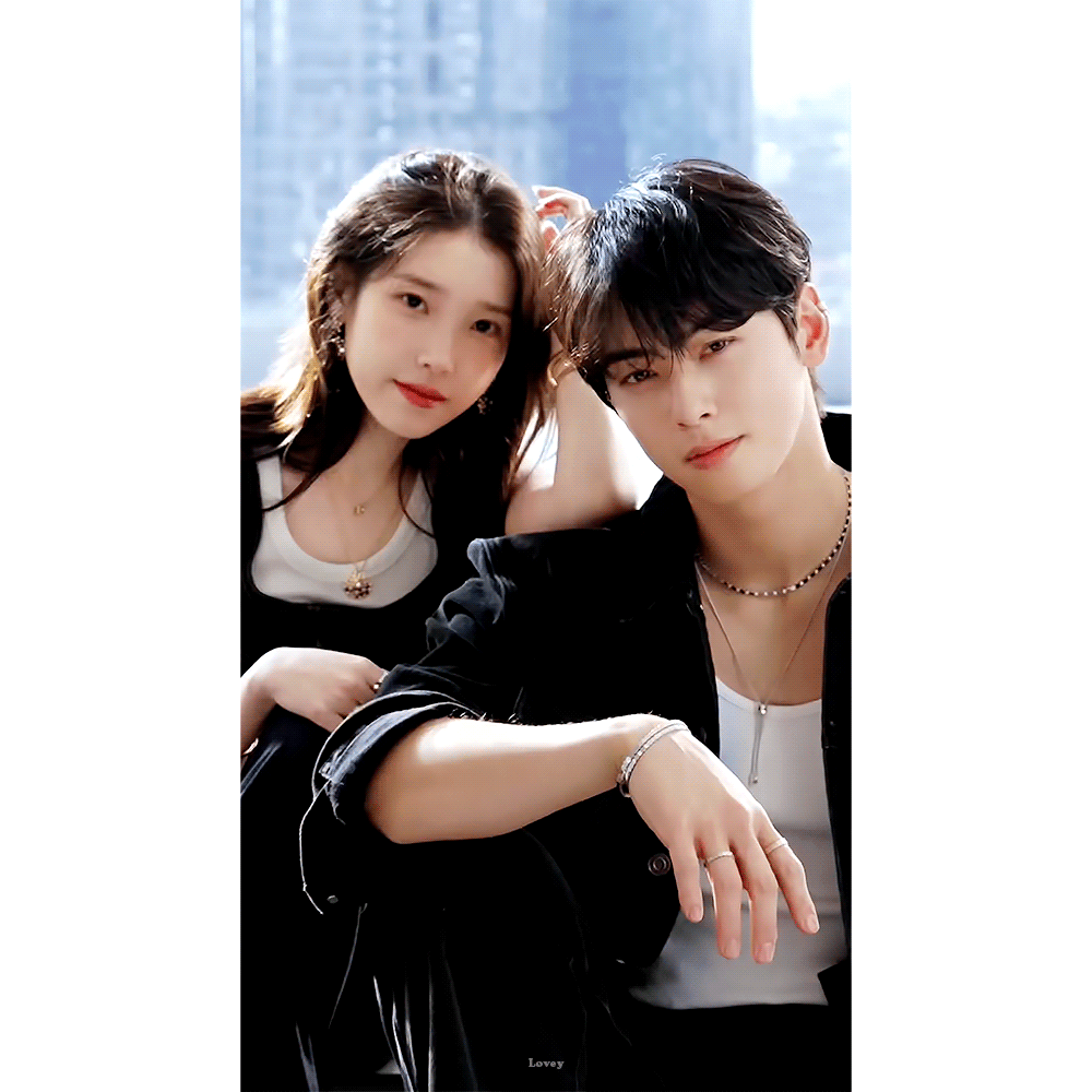 만날 때 마다 𝙅𝙊𝙉𝙉𝘼 반응 터지는 차은우x아이유 조합. gif | 인스티즈