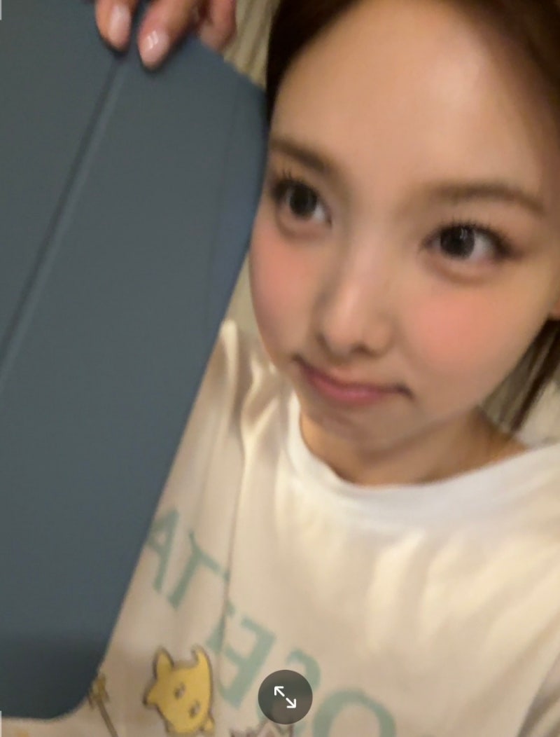 [잡담] 나연 셀카 잠금 화면 할 사진들 올려둘게📸 (진짜 많음 골라 잡숴) | 인스티즈