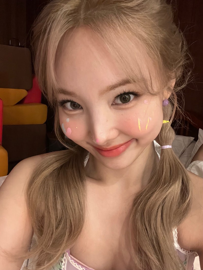 [잡담] 나연 셀카 잠금 화면 할 사진들 올려둘게📸 (진짜 많음 골라 잡숴) | 인스티즈