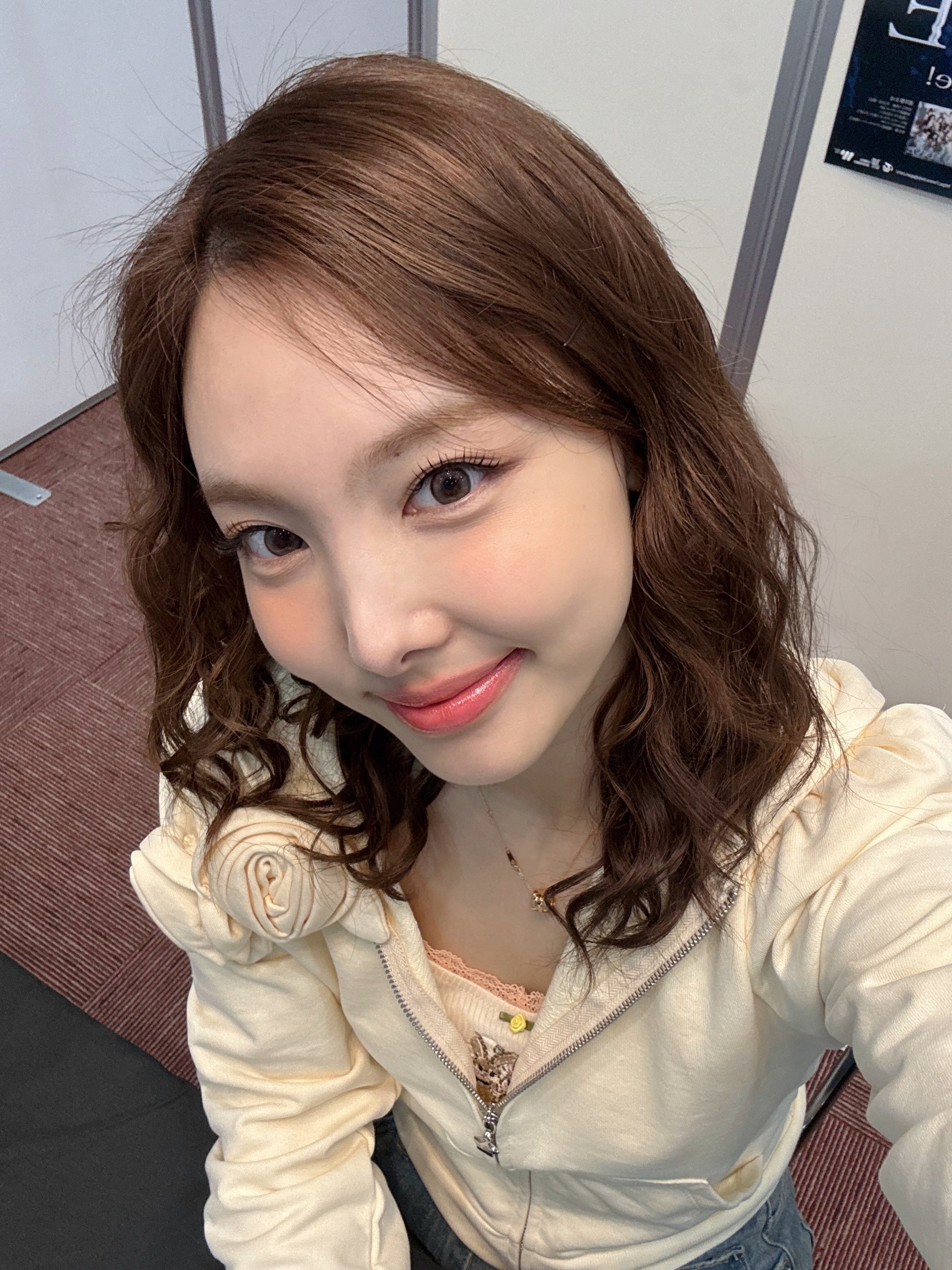 [잡담] 나연 셀카 잠금 화면 할 사진들 올려둘게📸 (진짜 많음 골라 잡숴) | 인스티즈